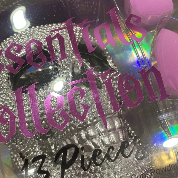 COPY - NWT.  Essentials Collection, 13 piece makeup storage/brush set. - Picture 14 of 15